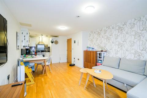 1 bedroom flat for sale, Alana Heights, North Chingford