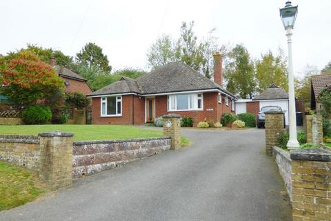 3 bedroom bungalow to rent, Cleveland, Grove Green Lane, Weavering Street, Maidstone, Kent, ME14 5JW