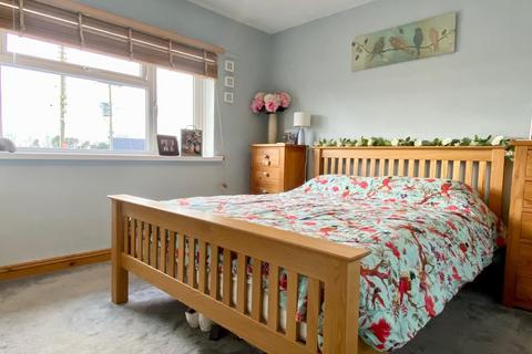 1 Field Close, Braunton, EX33 1EP