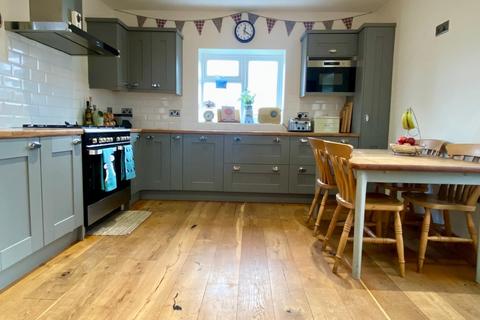 1 Field Close, Braunton, EX33 1EP