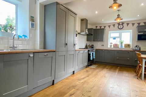 1 Field Close, Braunton, EX33 1EP