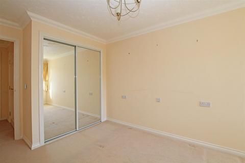 1 bedroom retirement property for sale, Spitalfield Lane, Chichester, PO19