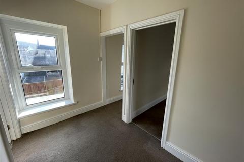 3 bedroom flat to rent, Heol Cae Gurwen, Ammanford SA18