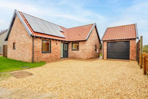 3 bedroom detached bungalow for sale, Blenheim Drive, Swanton Morley