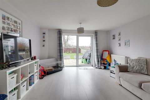 32 Brisbane, Stonehouse, GL10 2PX