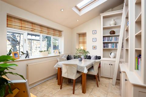 4 bedroom cottage for sale, Long Causeway, Leeds LS16