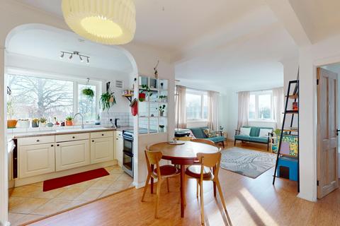 3 bedroom maisonette for sale, Cliff Road, Headingley Hill Conservation Area, Leeds LS6 2EZ