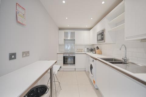 3 bedroom flat to rent, Putney Hill, Putney, SW15