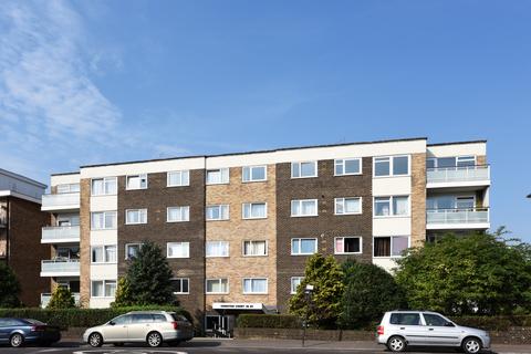 2 bedroom flat to rent, Coniston Court, Hove, East Sussex