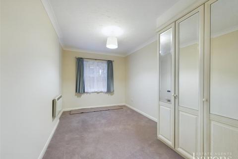 1 bedroom apartment for sale, Regent Court, Basingstoke RG21