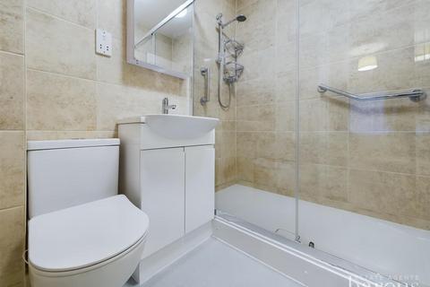 1 bedroom apartment for sale, Regent Court, Basingstoke RG21