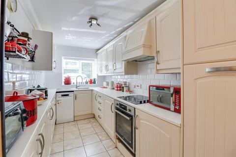 3 bedroom detached house for sale, Eastwood Old Road, Leigh-on-Sea SS9