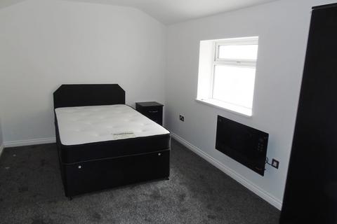 3 bedroom duplex to rent, Ruby Street, Cardiff CF24