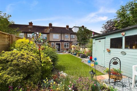 3 bedroom terraced house for sale, Dartmouth Road, Ruislip HA4