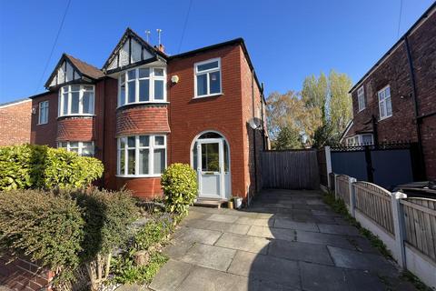 3 bedroom semi-detached house to rent, Lawson Avenue, Gatley, Cheadle