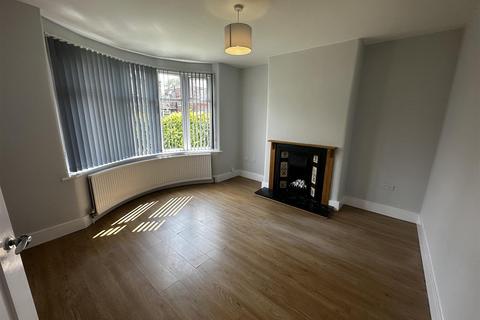 3 bedroom semi-detached house to rent, Lawson Avenue, Gatley, Cheadle