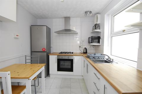 5 bedroom flat to rent, Clifton Place, Plymouth PL4