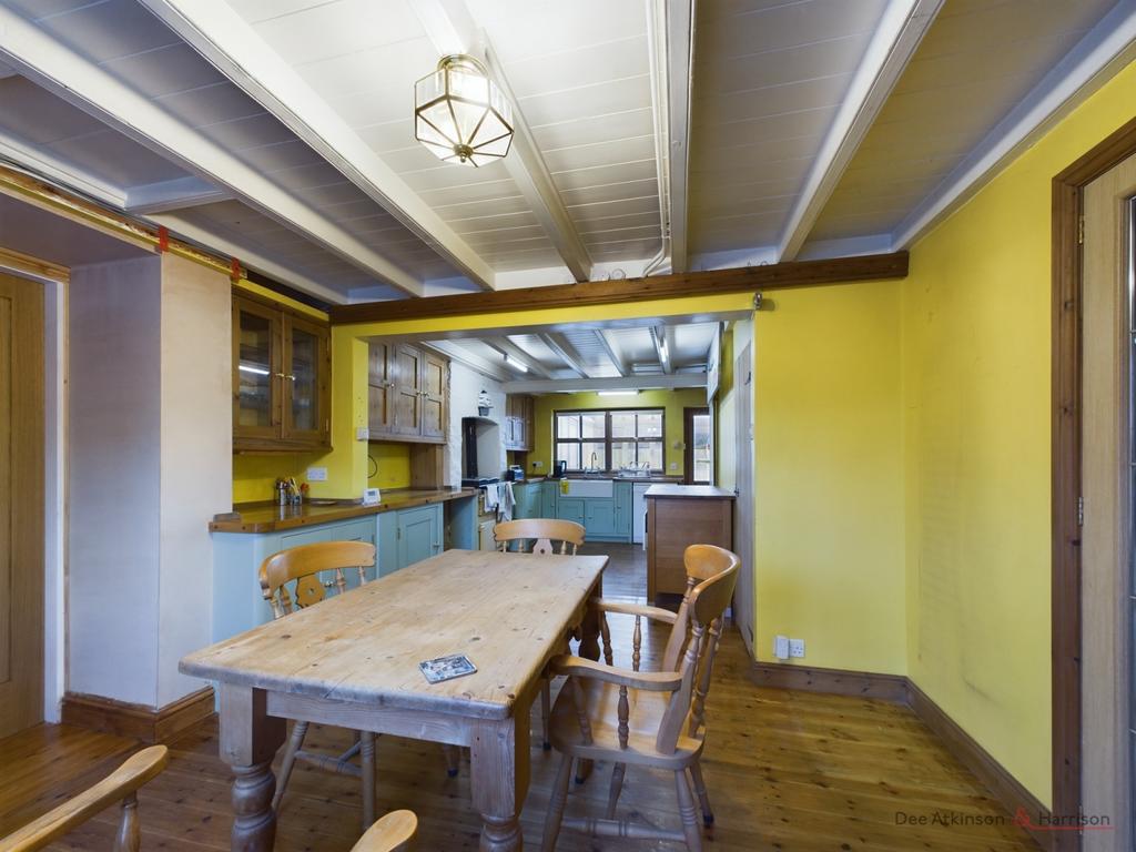 Kitchen/Dining