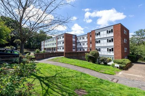 Berkeley Court, Weybridge, Surrey, KT13