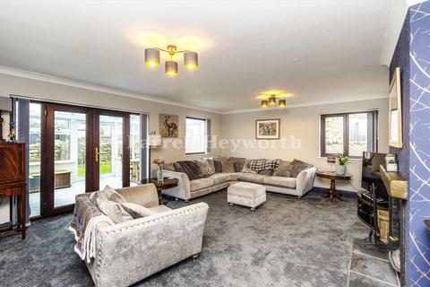 5 bedroom house for sale, Hall Garth, Barrow In Furness LA13