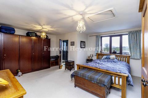 8 Hall Garth, Barrow-in-furness, LA13 0QT