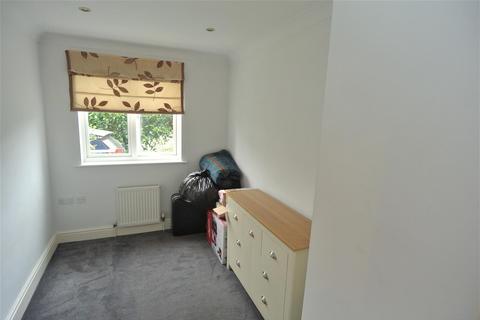 2 bedroom apartment to rent, Corrie Road, Addlestone KT15