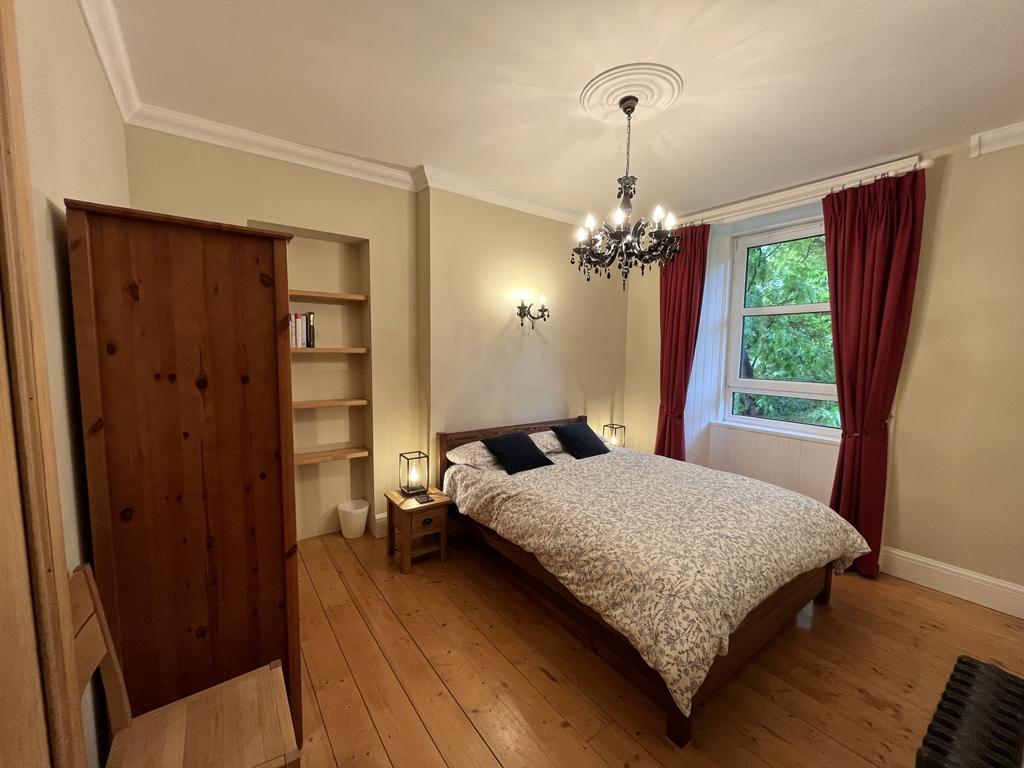 4. Parsons Green Apartment Back bedroom 1