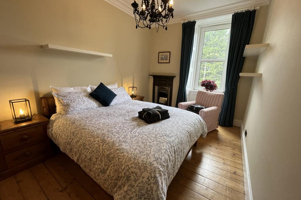 3. Parsons Green Apartment Front bedroom