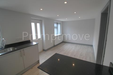 1 bedroom flat to rent, Eaton Green Road Luton LU2 9HB