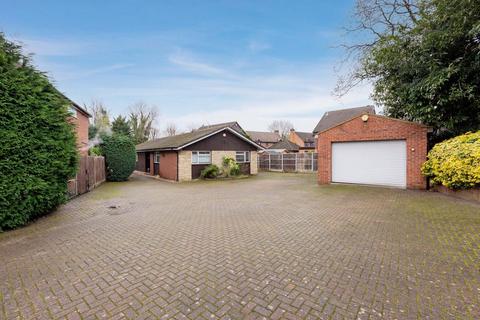 4 bedroom detached bungalow for sale, Appletree Lane, Langley SL3