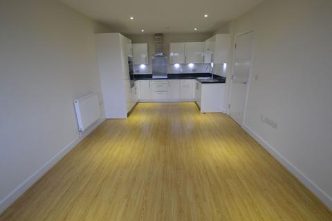 2 bedroom flat to rent, West Street, Newbury RG14