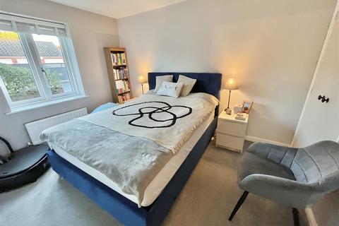 2 bedroom apartment for sale, Thurcaston Road, West Timperley, Altrincham