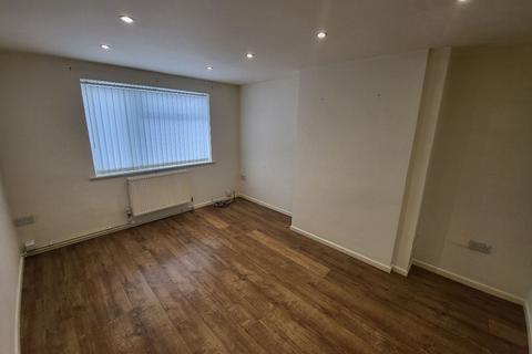 3 bedroom terraced house to rent, Luton LU2