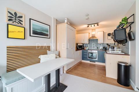 1 bedroom flat for sale, Oakley House, Hotspur Street, SE11