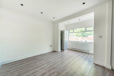 5 bedroom terraced house to rent, Kingsbury, Kingsbury, London, NW9