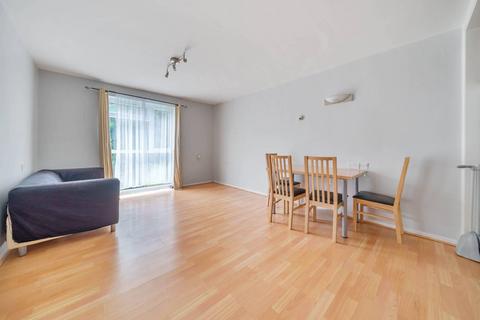 2 bedroom flat to rent, Elizabeth Gardens, Stanmore, HA7