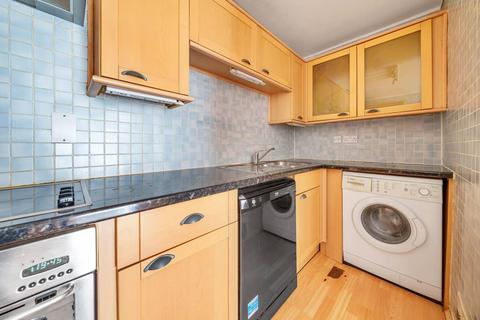 2 bedroom flat to rent, Elizabeth Gardens, Stanmore, HA7