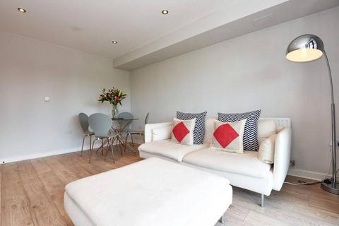 2 bedroom flat to rent, Cottage Road, Islington, London, N7