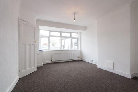 3 bedroom terraced house to rent, Lynhurst Road, Uxbridge, UB10