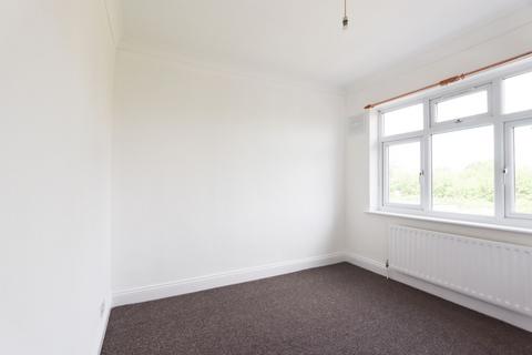 3 bedroom terraced house to rent, Lynhurst Road, Uxbridge, UB10