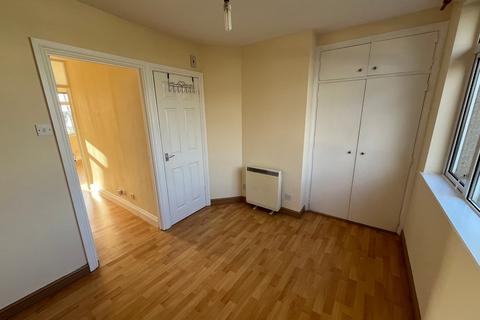 1 bedroom apartment for sale, Feltham Road, Ashford TW15