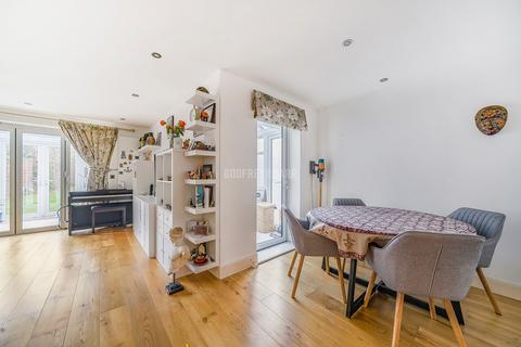 undefined, Mill Hill East/ Hendon NW7