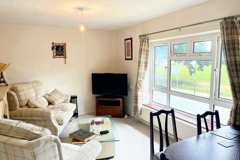 2 bedroom flat to rent, Scott Road, Crawley RH10