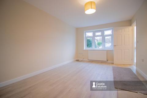 2 bedroom bungalow to rent, Jasmine Close Beeston, NG9 3LH