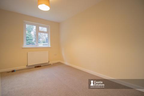 2 bedroom bungalow to rent, Jasmine Close Beeston, NG9 3LH