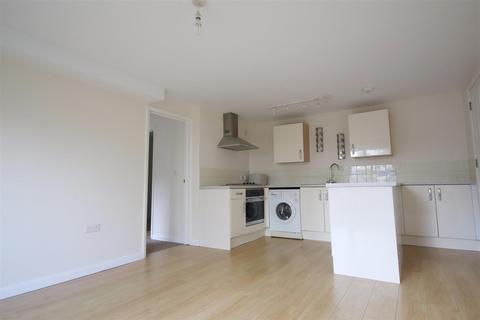 1 bedroom apartment to rent, Lower Buckland Road, Lymington