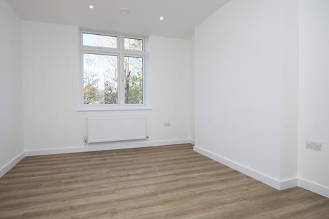 2 bedroom flat to rent, Solent Lodge, Green Lanes, Palmers Green, N13