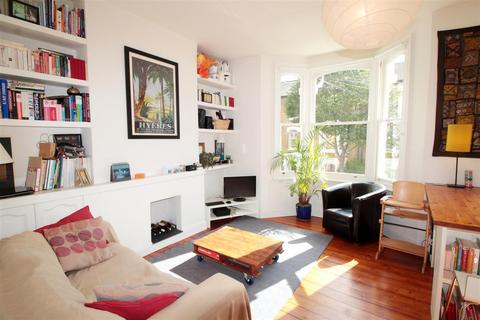 2 bedroom flat to rent, 23 Kellett Road, London SW2