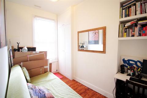 2 bedroom flat to rent, 23 Kellett Road, London SW2