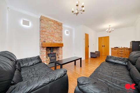 52 Hamilton Road, Romford, RM2 5SD